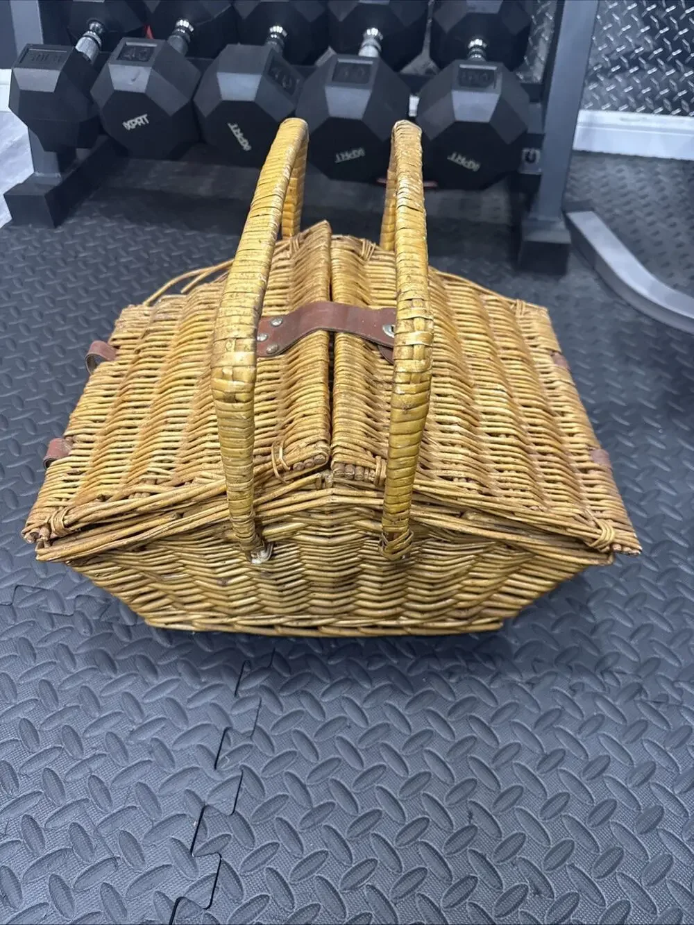 Wicker Vintage Picnic Basket w/Leather Closure 16x12x11- Beautiful Shape *